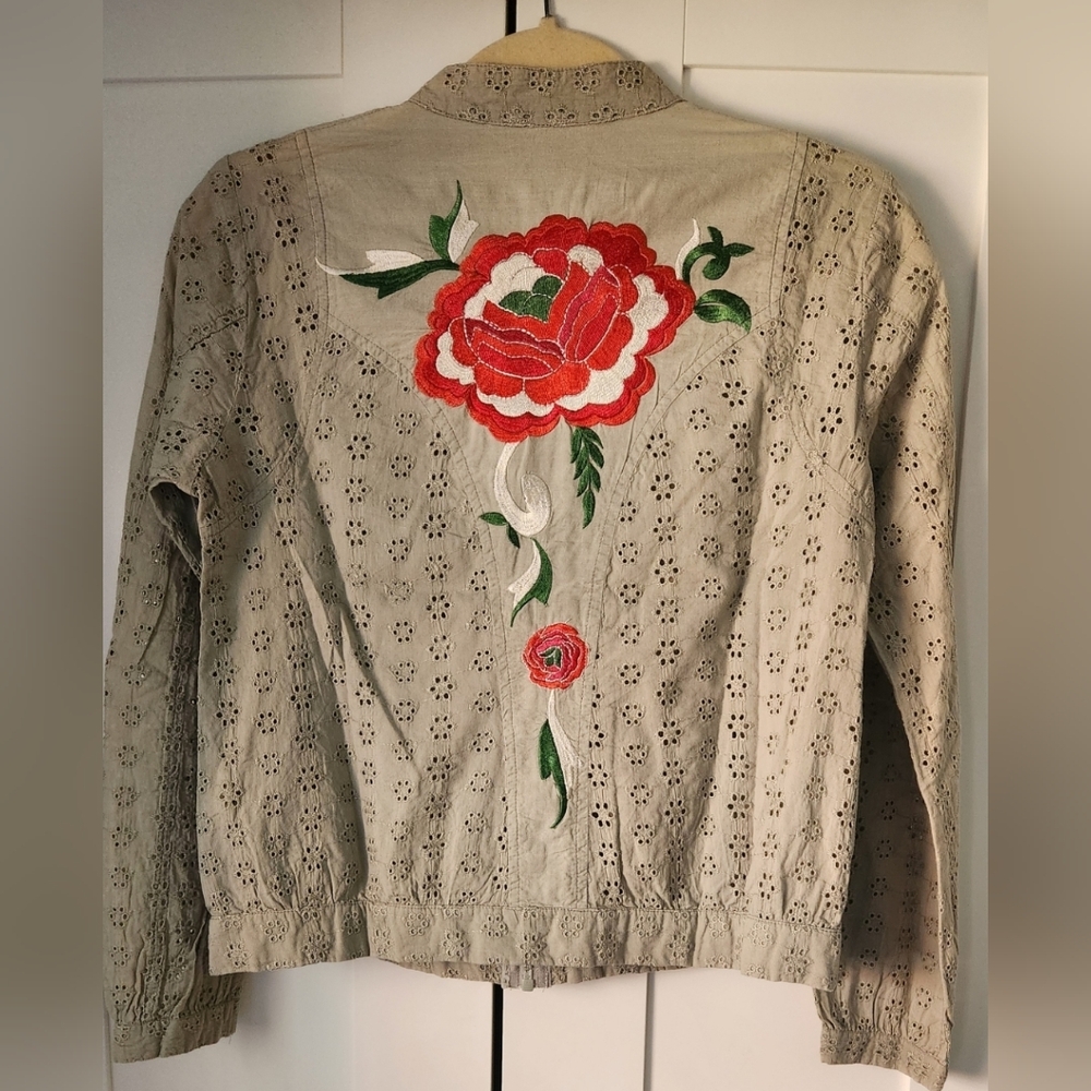 Green Eyelet Women's Jacket with Floral Embroidery